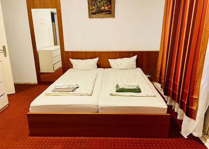 Pension De Lux Augsburg